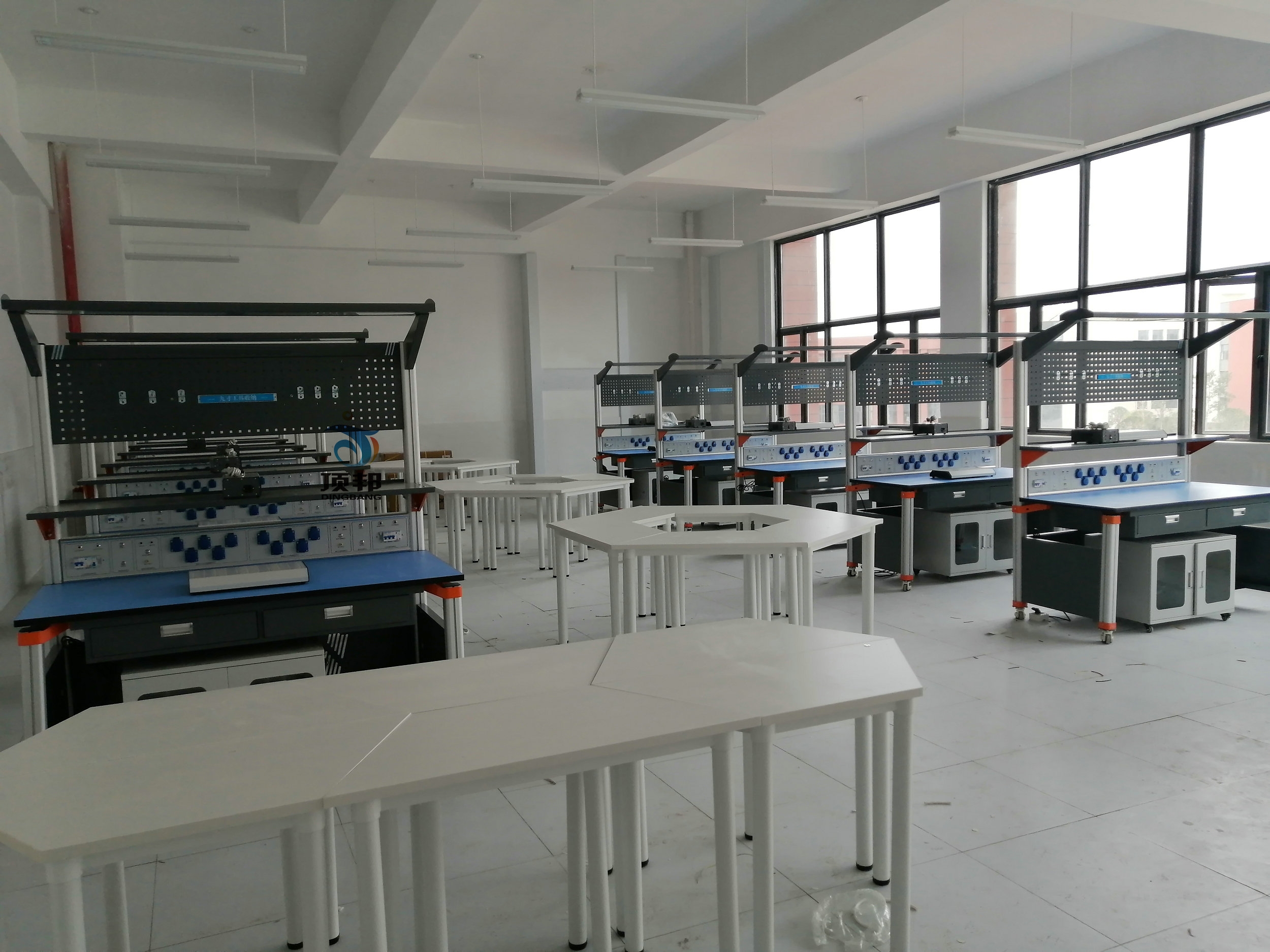 電子產品裝調與人工智能創新考核裝置